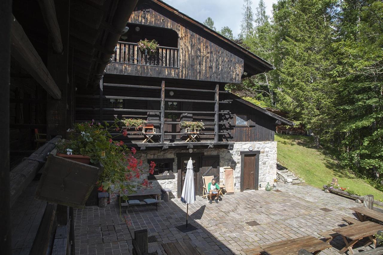 Chalet Hotel Rikhelan